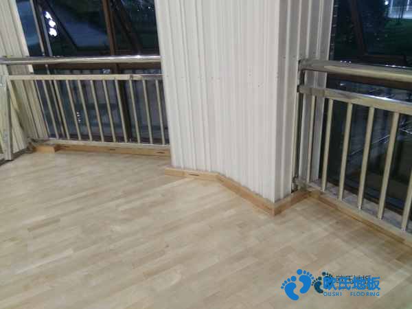 學(xué)校籃球場(chǎng)地木地板能拖嗎