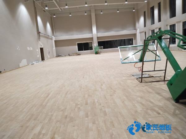 運(yùn)動(dòng)場館木地板較低價(jià)格