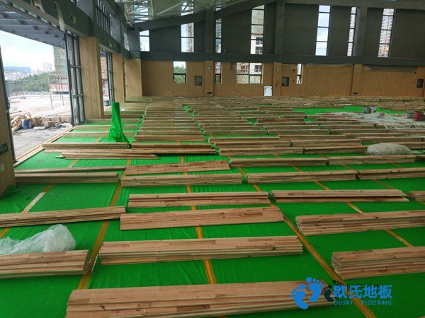 質(zhì)量好體育場(chǎng)地板施工工藝