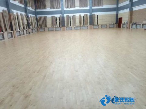 知名運動館地板施工團(tuán)隊