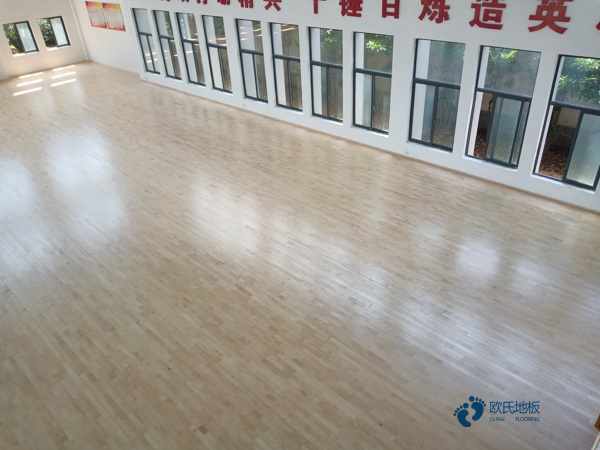 學(xué)校籃球場地地板有哪幾種3